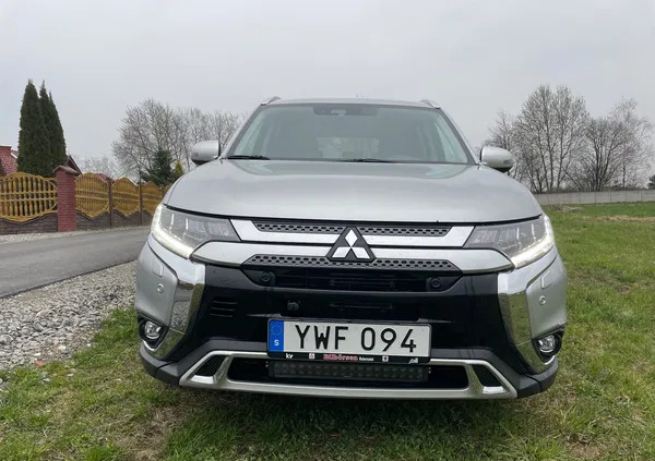 samochody osobowe Mitsubishi Outlander cena 73000 przebieg: 136000, rok produkcji 2019 z Rzeszów